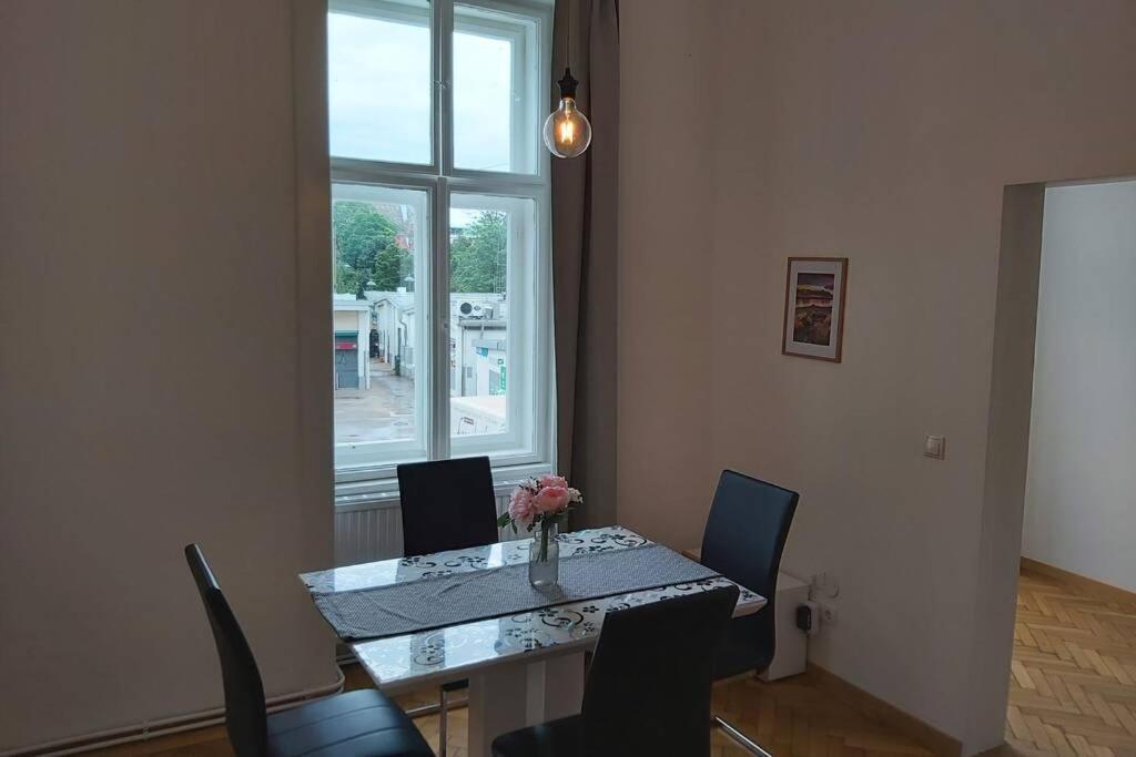 Lovely New 2 Bedroom Near Hannovamarkt Appartement Wenen